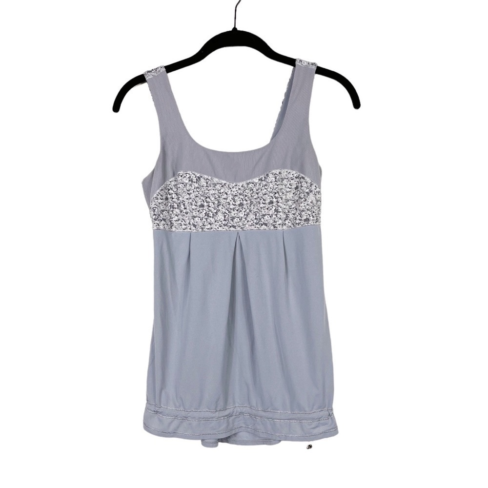 Lululemon Elevate Tank Ambient Grey Petite Fleur Silver Spoon Tank Top 
Size 4